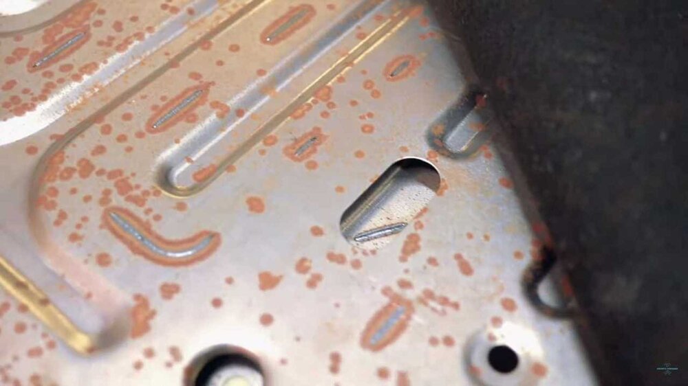 tesla-model-3-reveals-rust-in-the-seats-